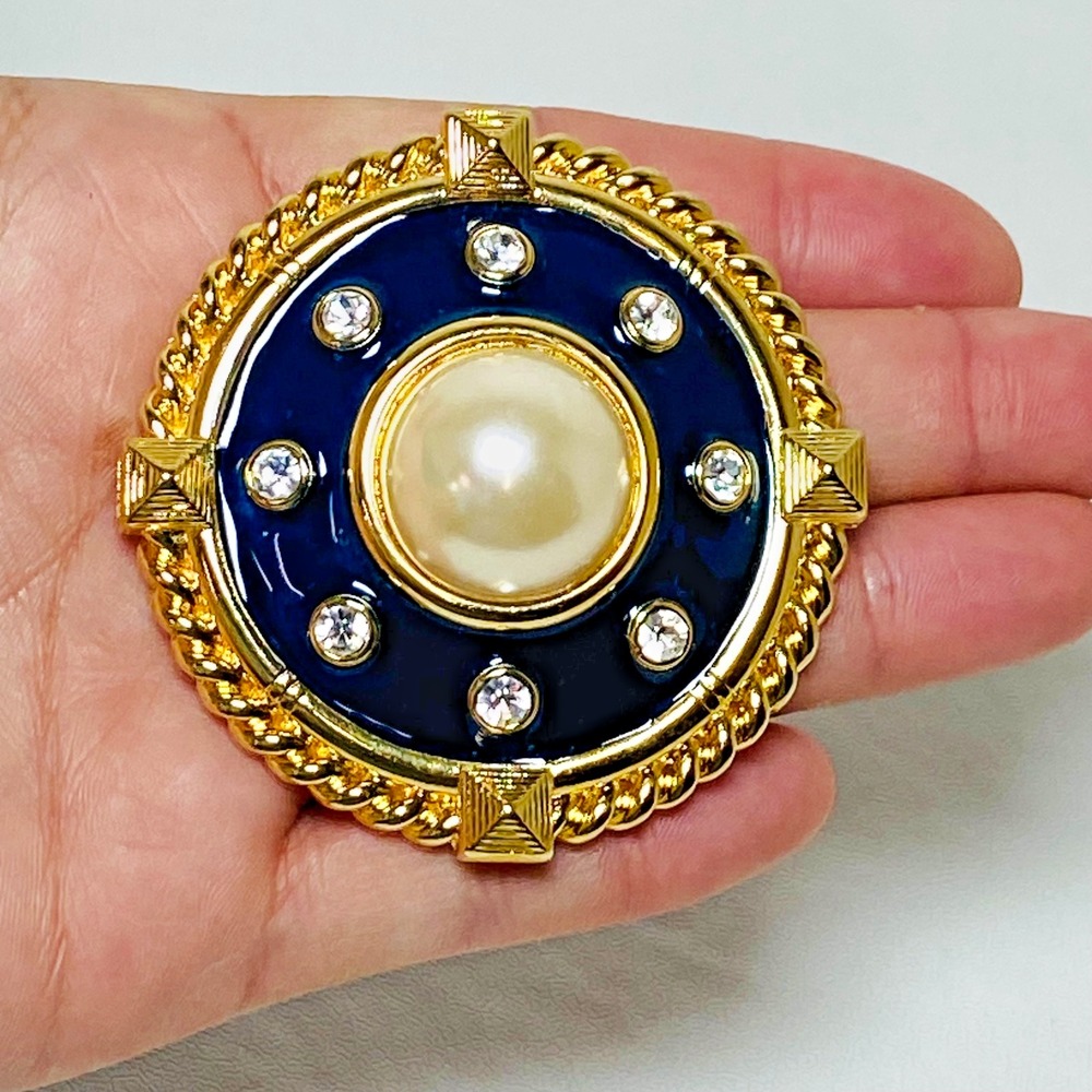 Signed‎ SMB Sandra Miller Burrows Brooch Scarf Pin Navy Blue Gold Tone Nautical